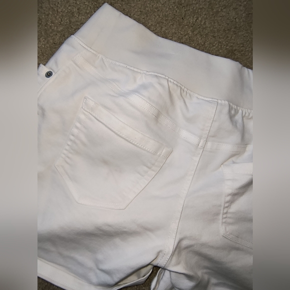 Women's Cute Comfy Fun Plain White Maternity Shorts-Size Small- Folded up Legs - Picture 7 of 7